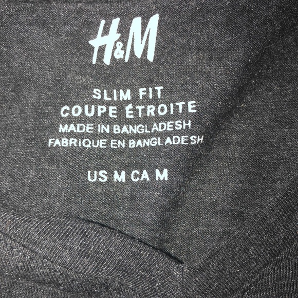 Men’s H&M v neck tea shirt - Picture 2 of 2